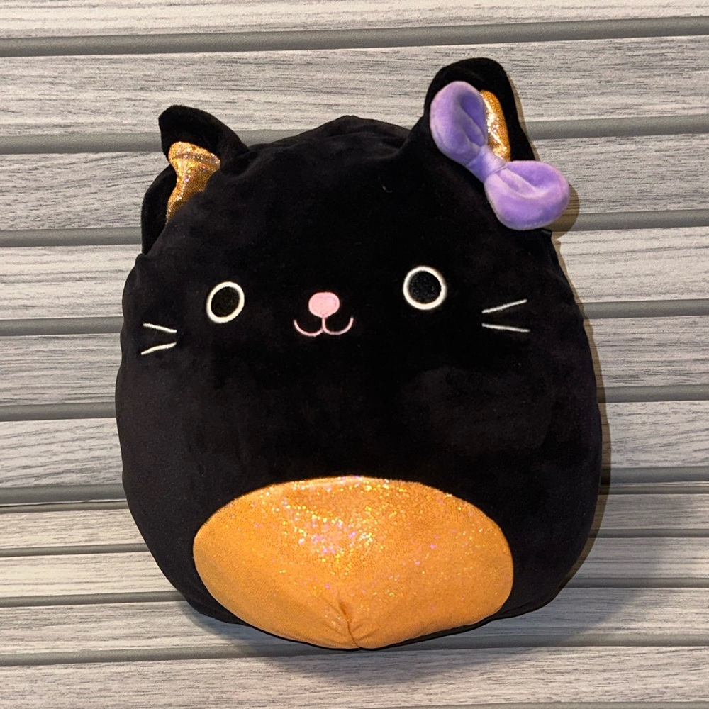 Autumn the cat with bow Claire’s Exclusive Squishmallow 8in